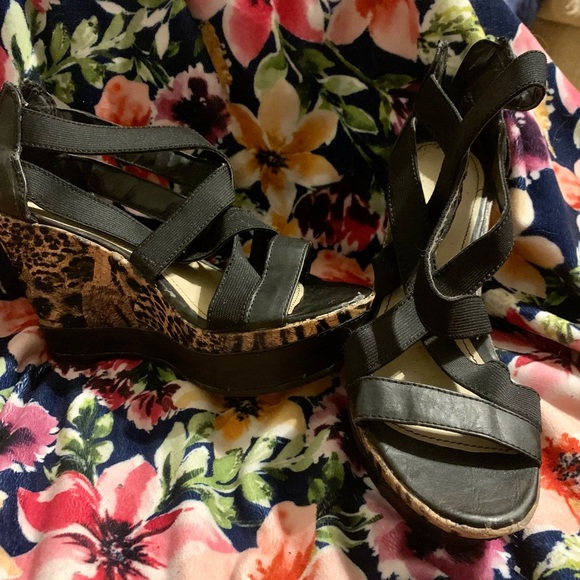 Woman leopard Nine West espadrilles 6.5 - Picture 2 of 5